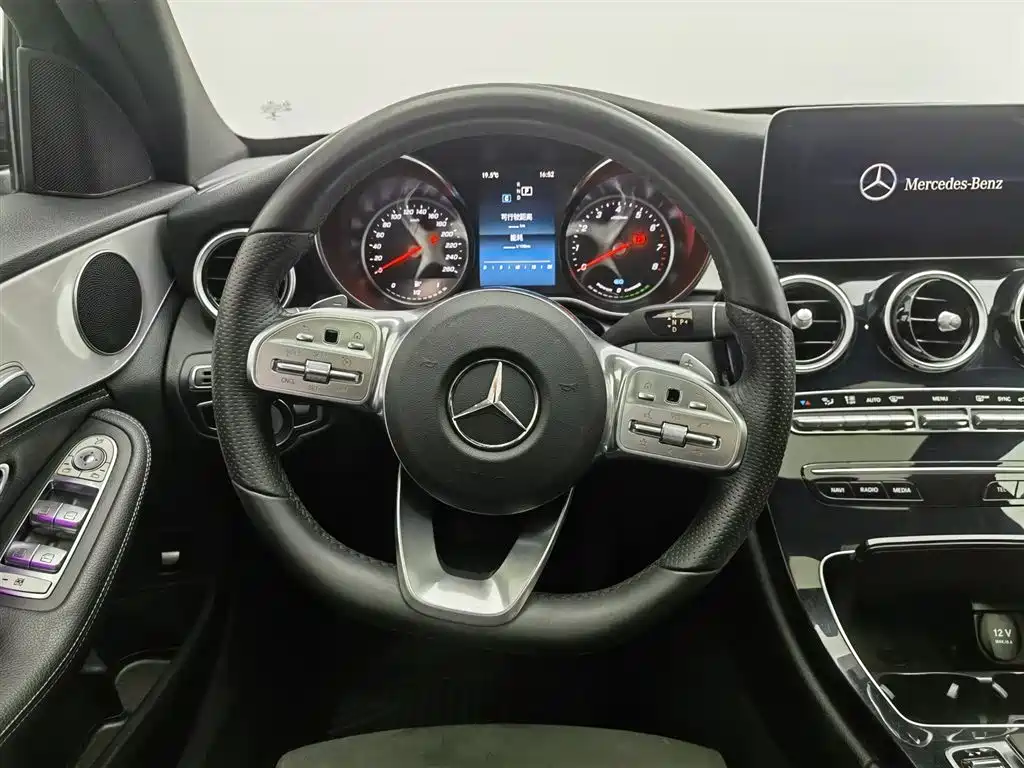 Mercedes-Benz C-Class 2019 — фото 11