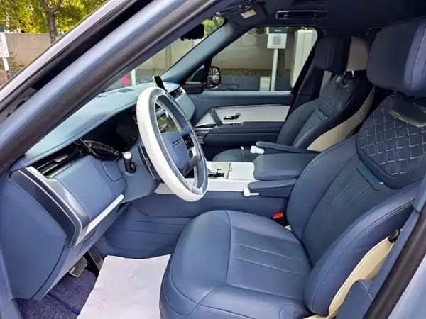 Land Rover Range Rover 2025