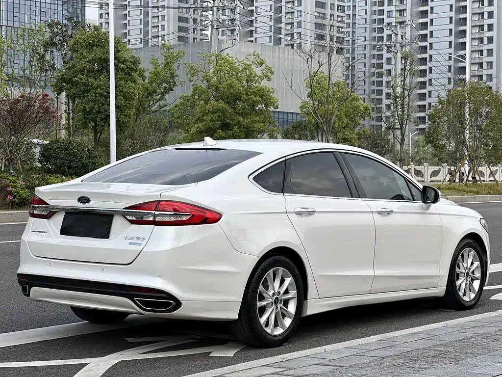 Ford Mondeo 2018 — фото 14
