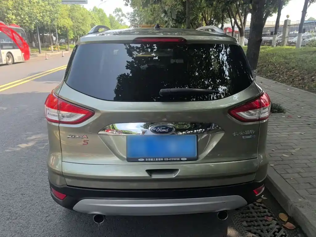 Ford Kuga 2015 — фото 6