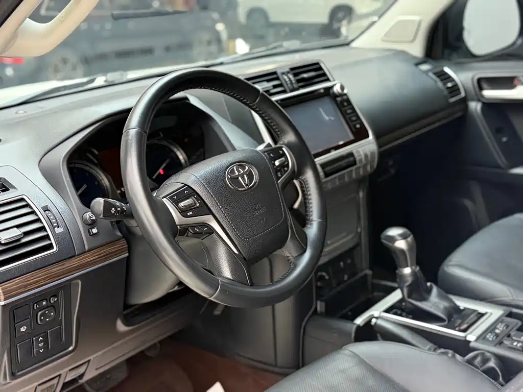 Toyota Prado 2018