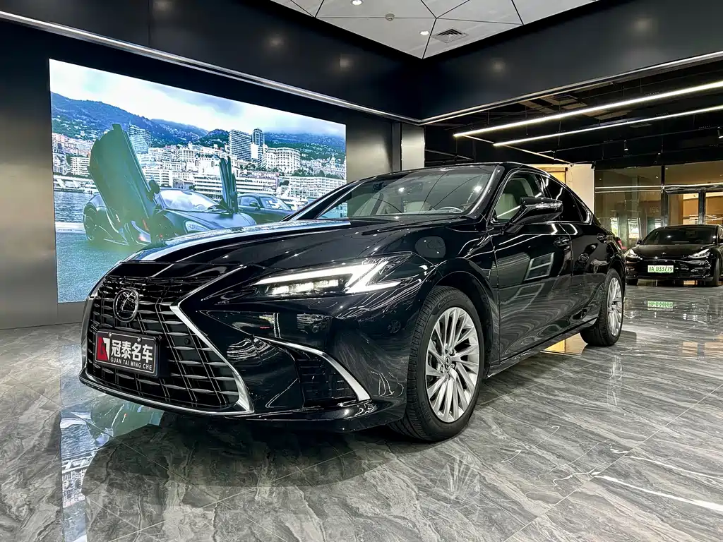Lexus ES 2025 — фото 1