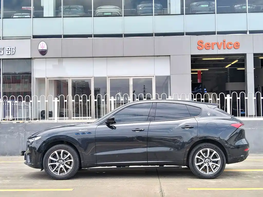 Maserati Levante 2022 — фото 13