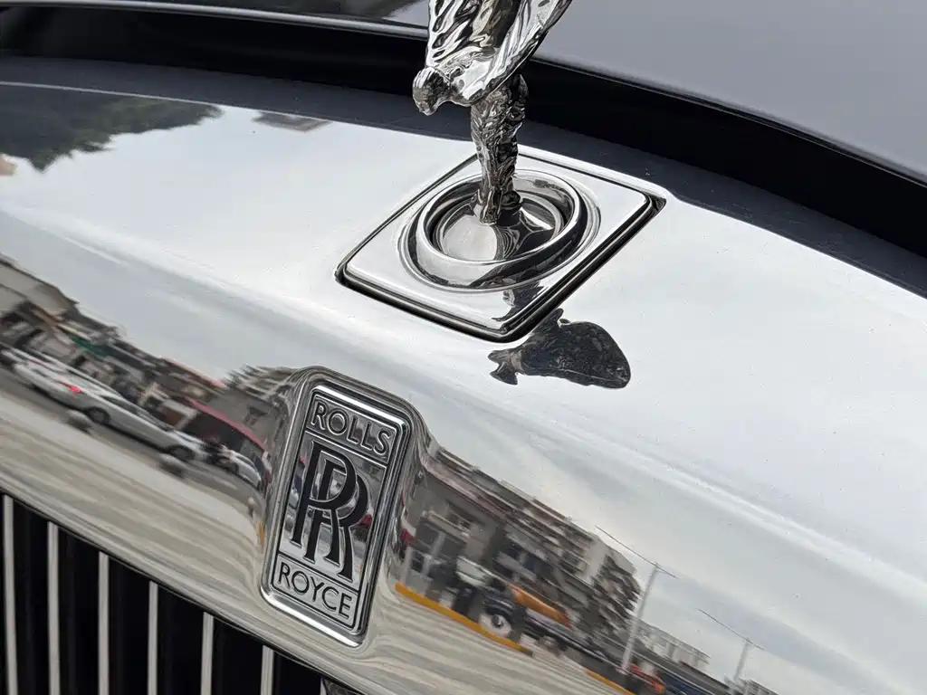 Rolls-Royce Phantom 2018 — фото 6
