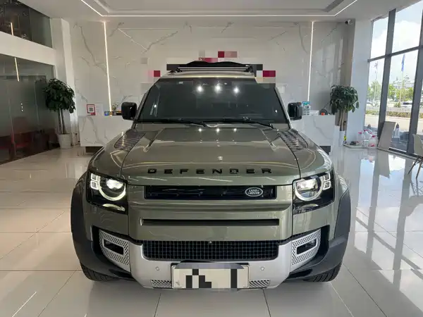 Land Rover Defender 2022