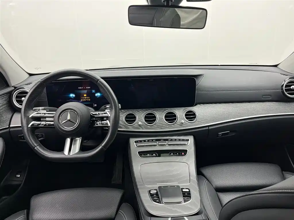 Mercedes-Benz E-Class 2023 — фото 8