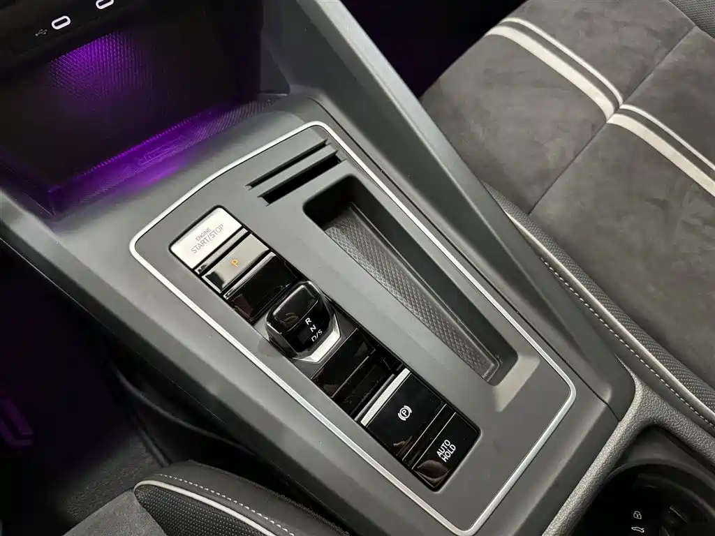 Volkswagen Golf 2023 — фото 12