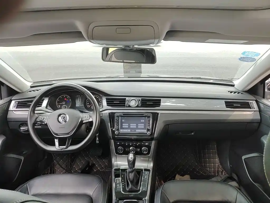 Volkswagen Passat 2016 — фото 10