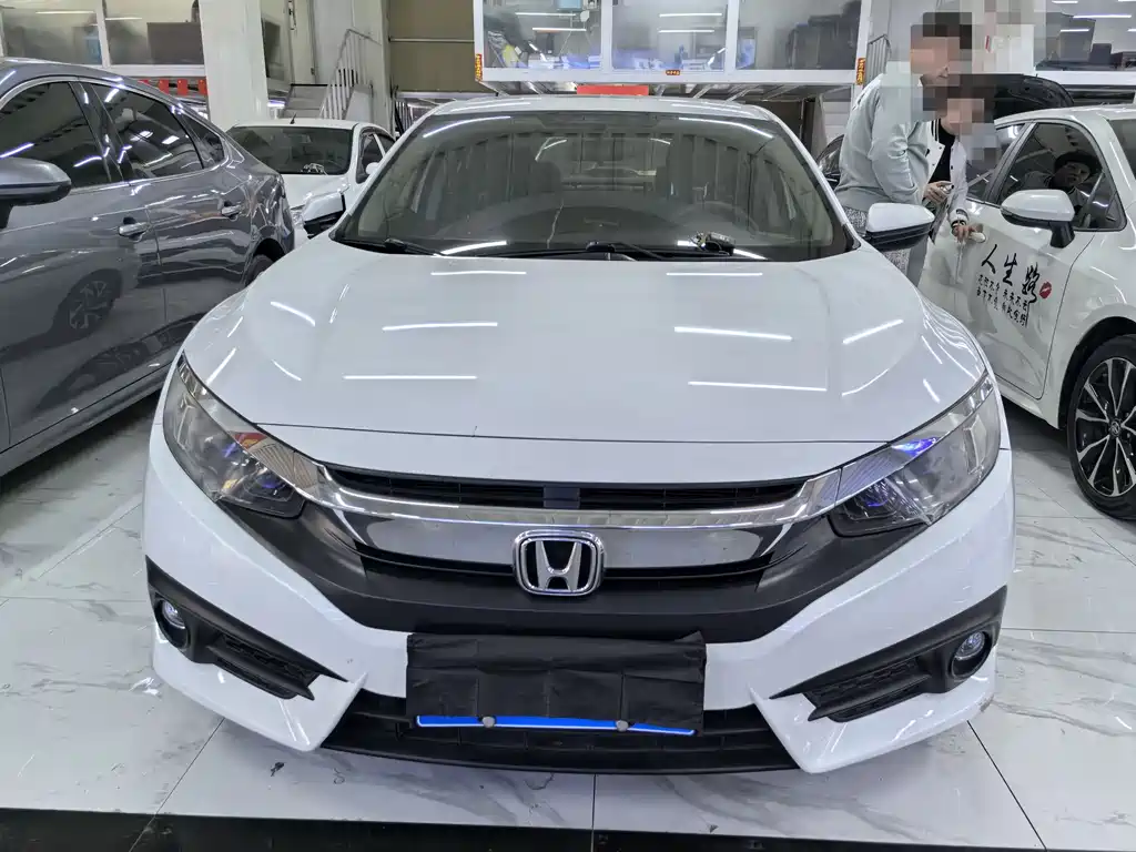 Honda Civic 2018 — фото 2