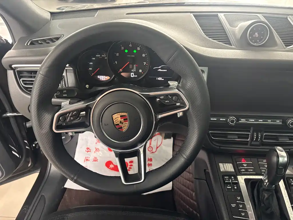 Porsche Macan 2020 — фото 8