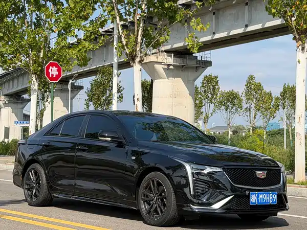 Cadillac CT4 2024