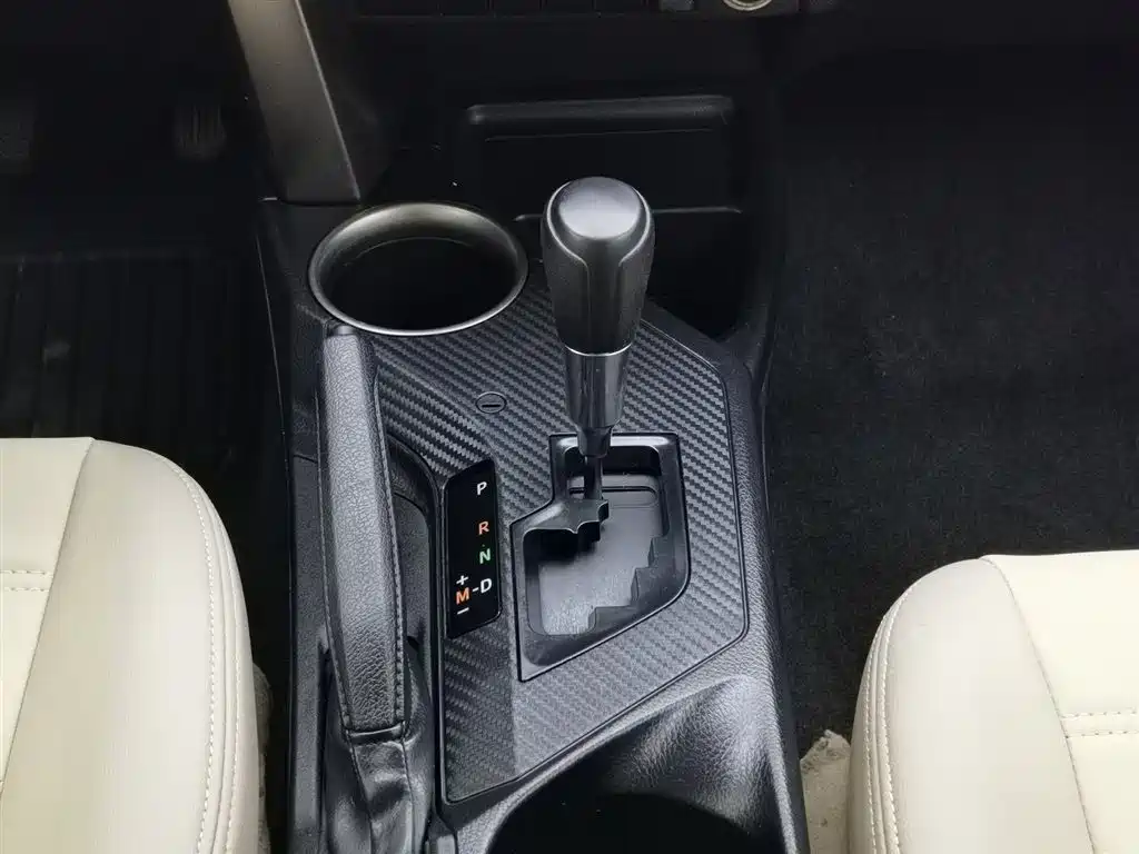 Toyota RAV4 2015 — фото 13
