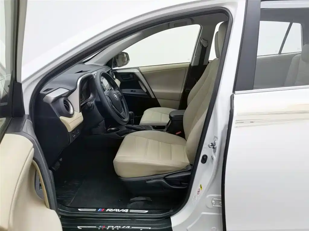 Toyota RAV4 2015 — фото 10