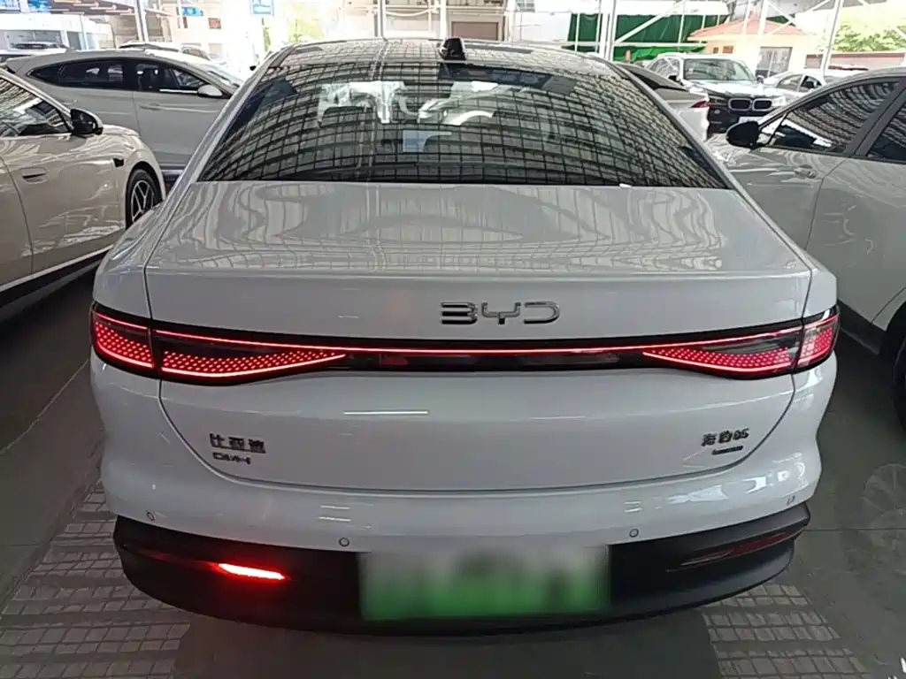 BYD Seal 05 DM-i 2025 — фото 4
