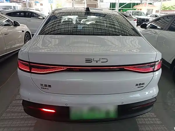 BYD Seal 05 DM-i 2025