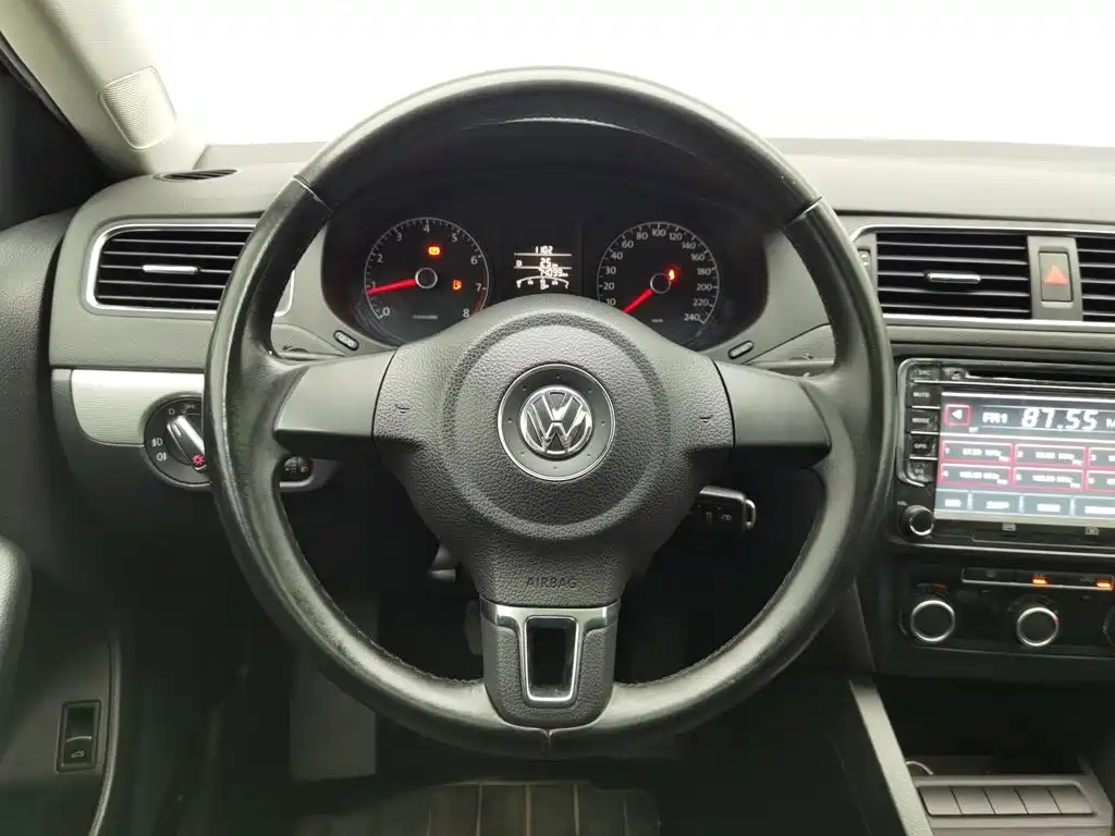 Volkswagen Sagitar 2015 — фото 11