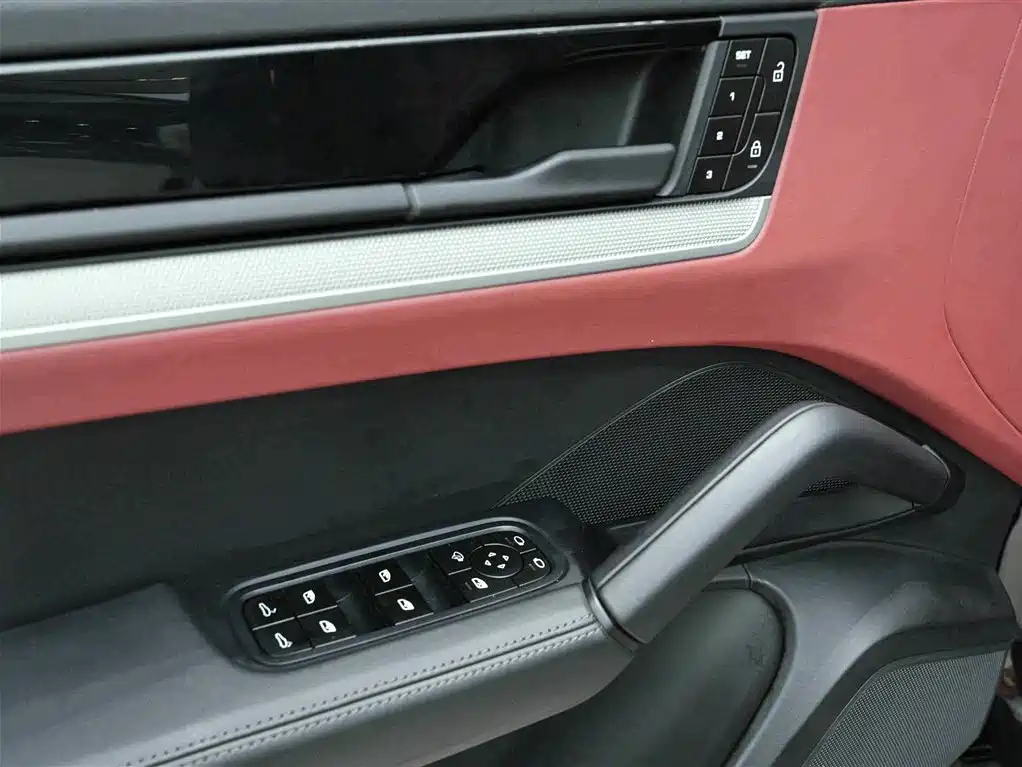 Porsche Cayenne 2025 — фото 16