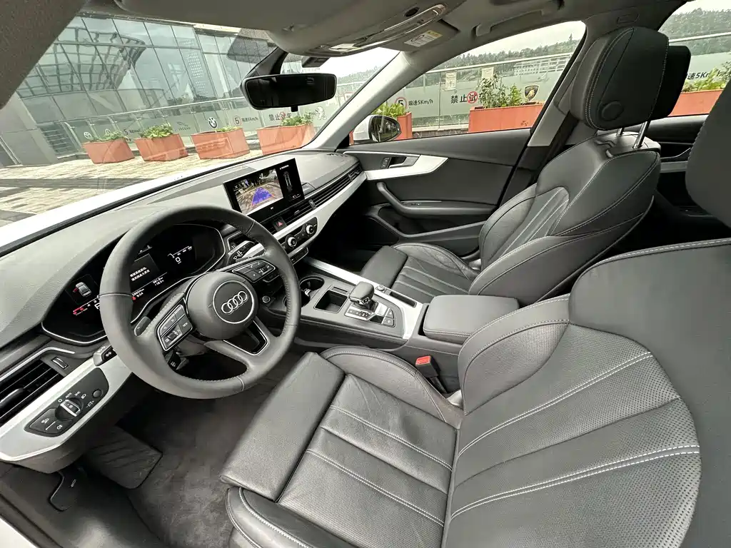 Audi A4L 2021