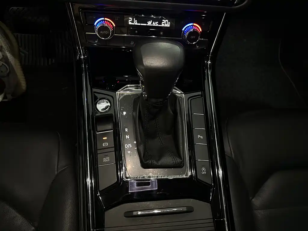 Volkswagen Phideon 2019 — фото 11