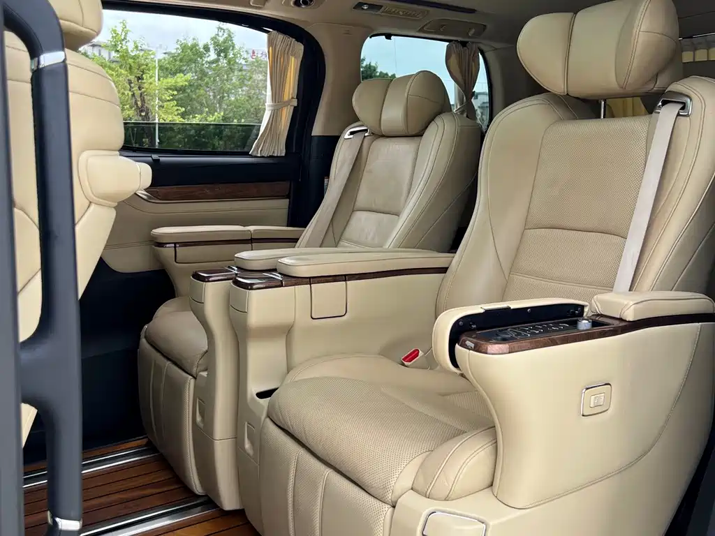 Toyota Alphard 2016 — фото 14