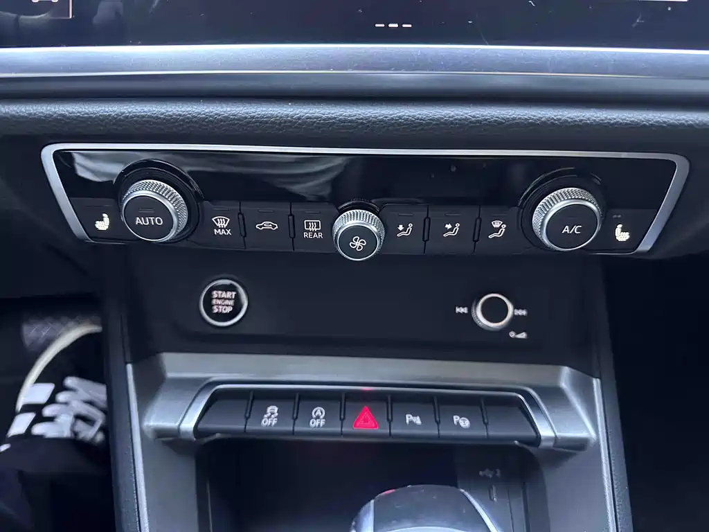 Audi Q3 2023 — фото 12
