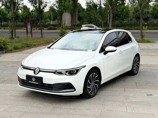 Volkswagen Golf 2021