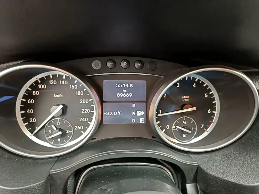 Mercedes-Benz R-Class 2018 — фото 12