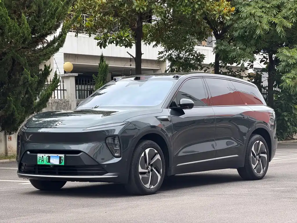 NIO ES8 2023