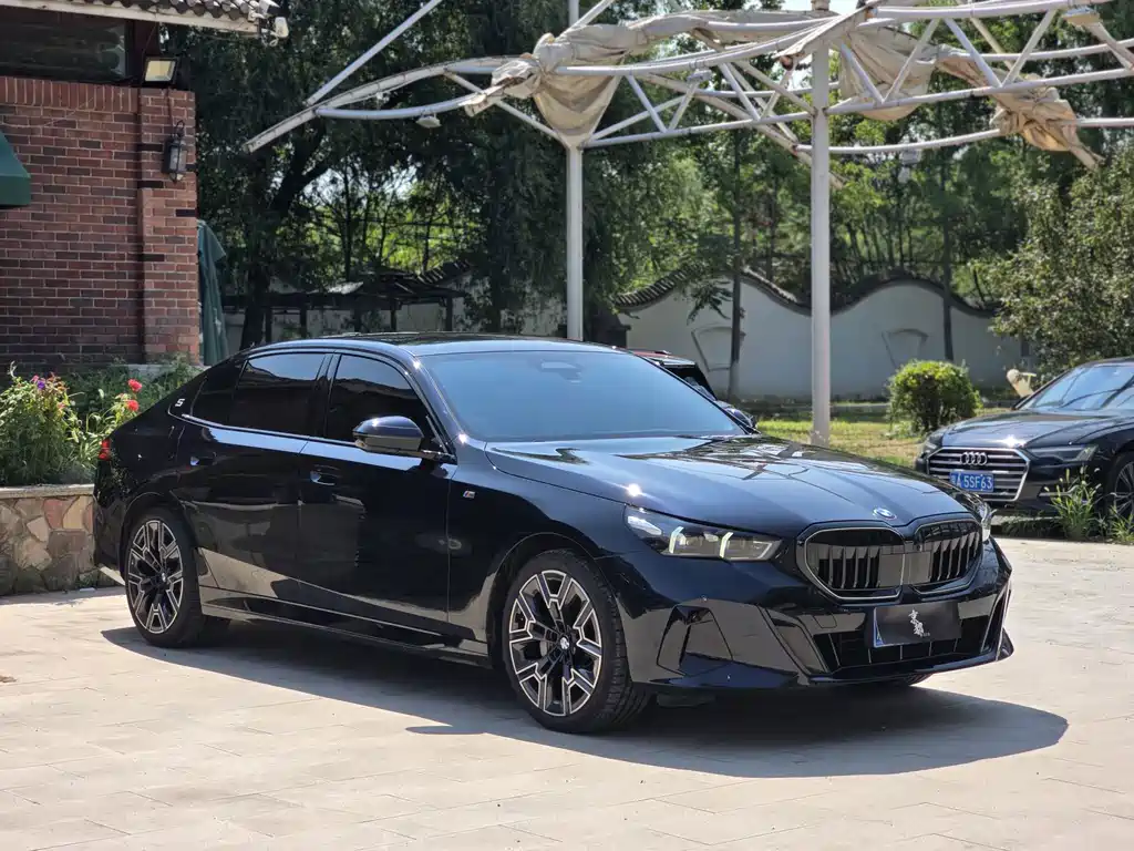 BMW 5 Series 2025