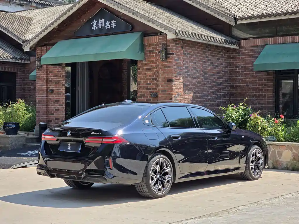BMW 5 Series 2025