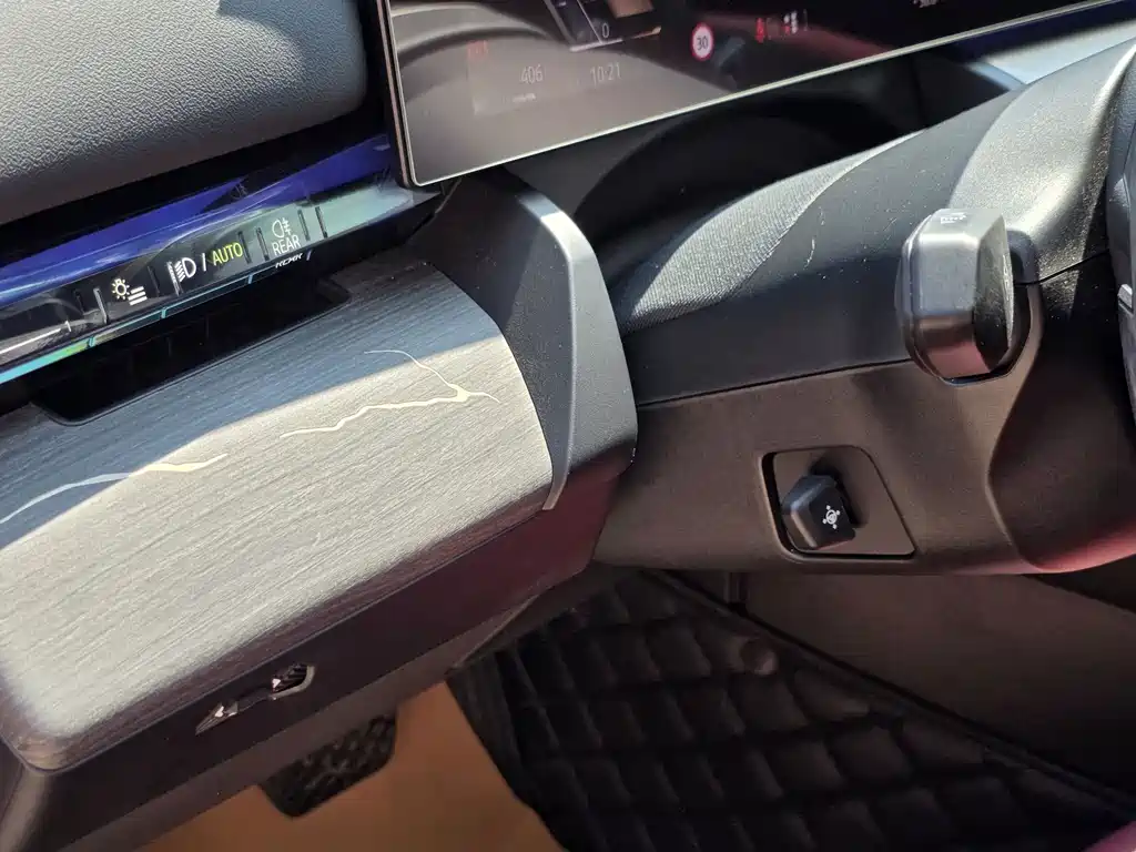 BMW 5 Series 2025 — фото 11