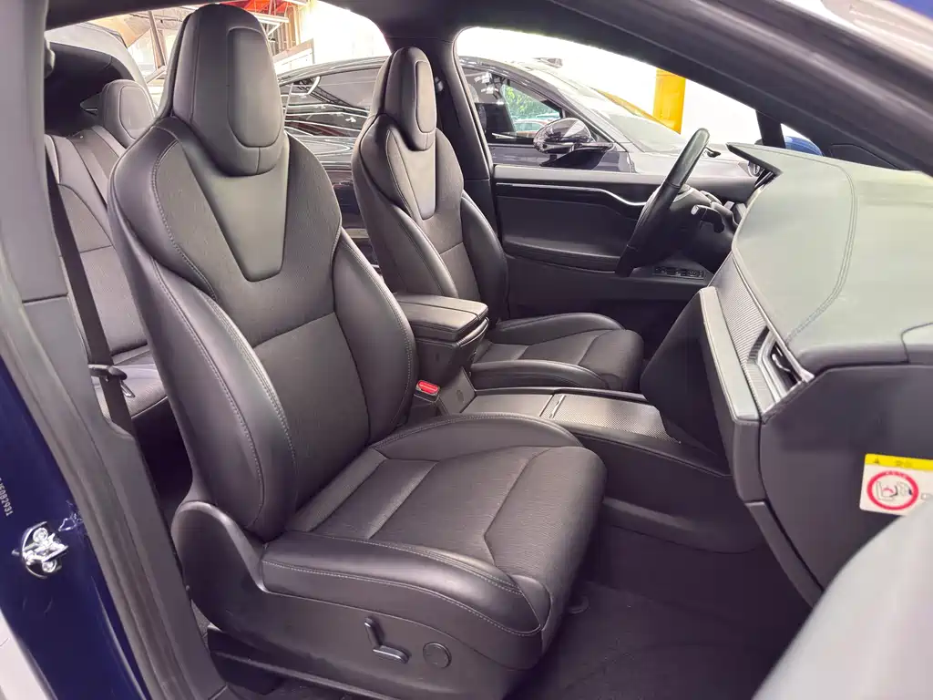 Tesla Model X 2018 — фото 19
