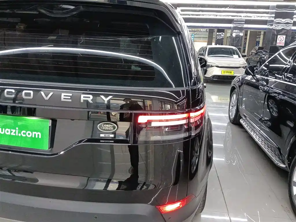 Land Rover Discovery 2018 — фото 8
