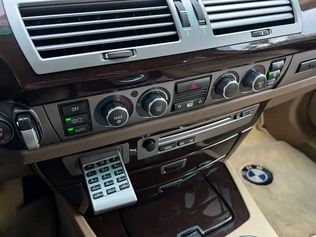 BMW 7 Series 2006 — фото 21