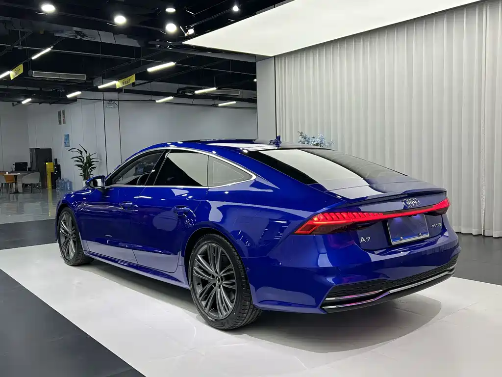 Audi A7 2022 — фото 12