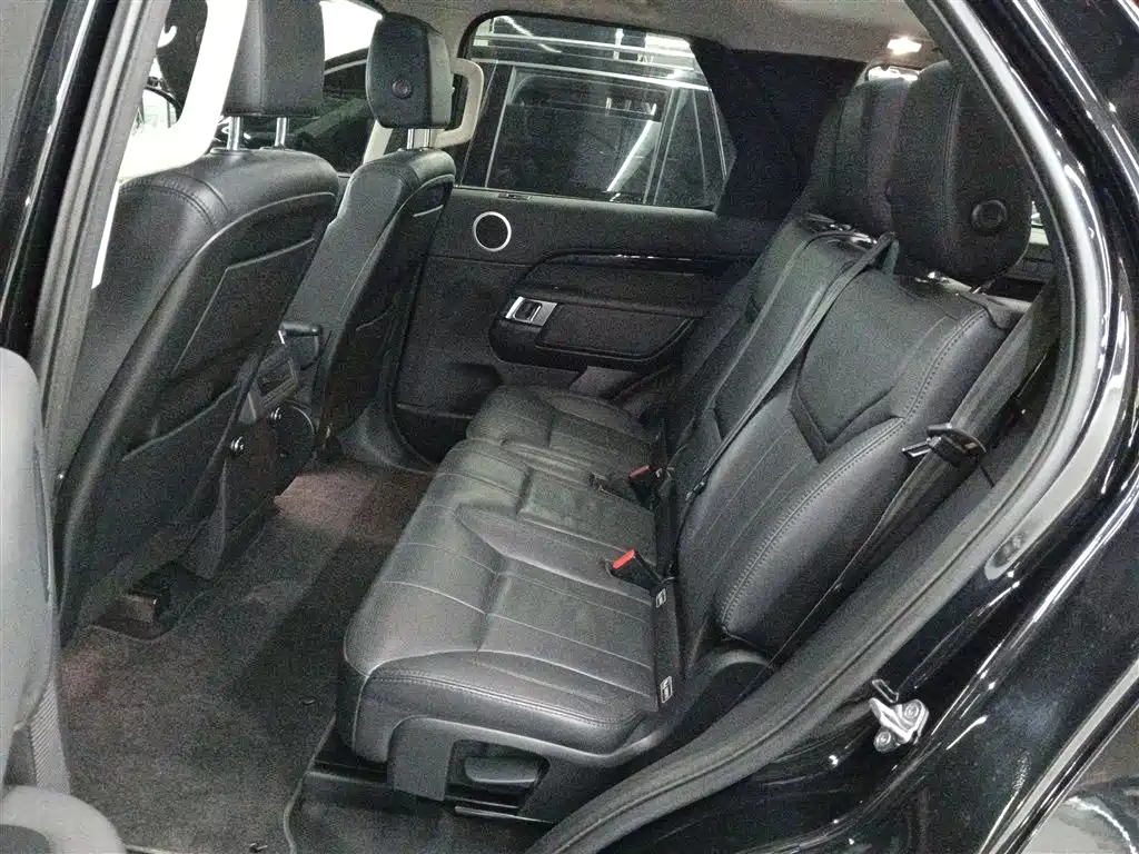 Land Rover Discovery 2018 — фото 17
