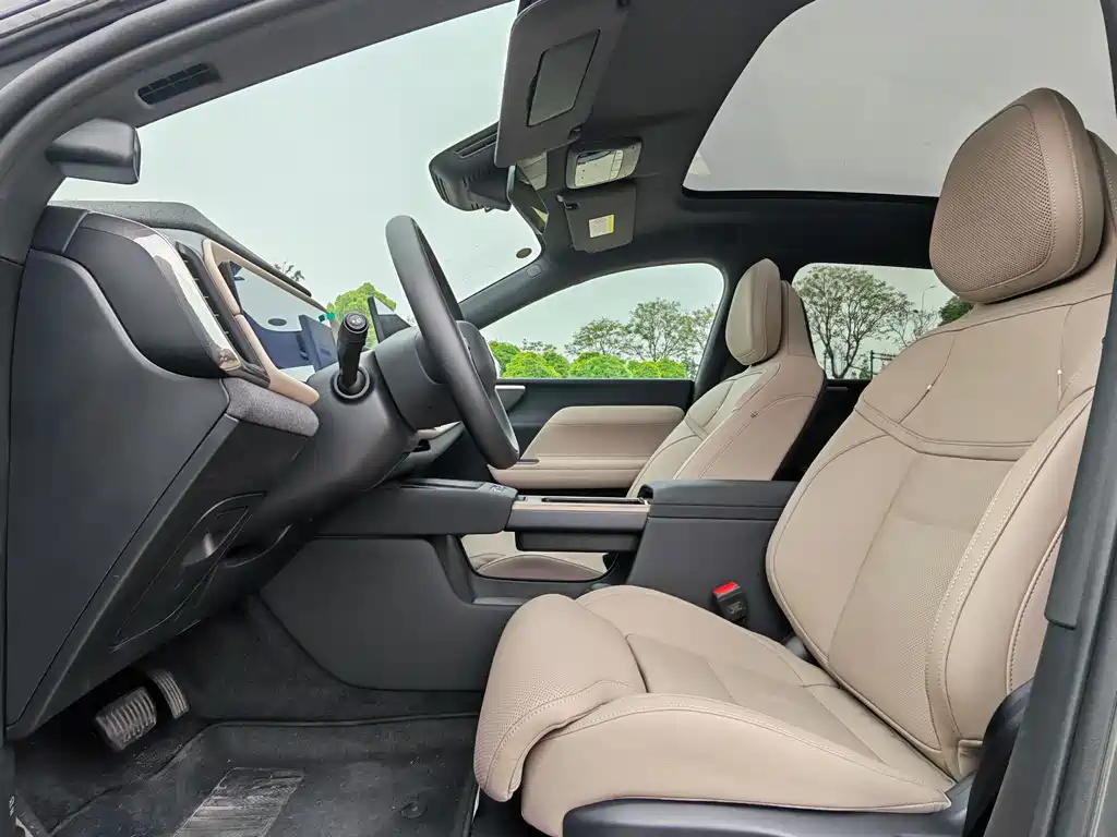 Volvo XC70 PHEV 2025 — фото 14