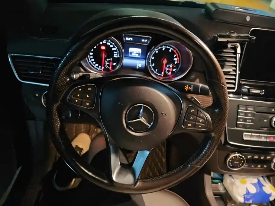 Mercedes-Benz GLE 2018 — фото 15