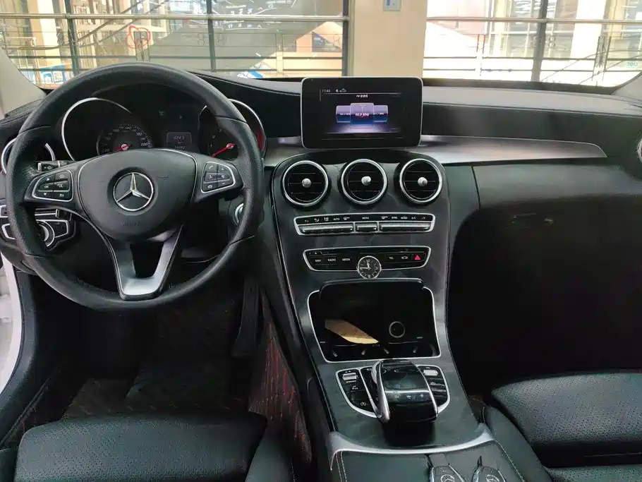 Mercedes-Benz C-Class 2018 — фото 12