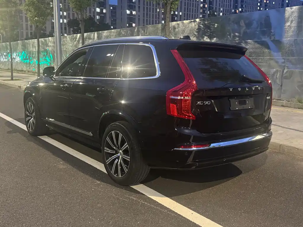 Volvo XC90 2023 — фото 4