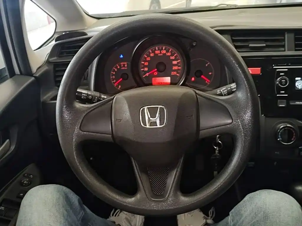 Honda Fit 2016 — фото 11