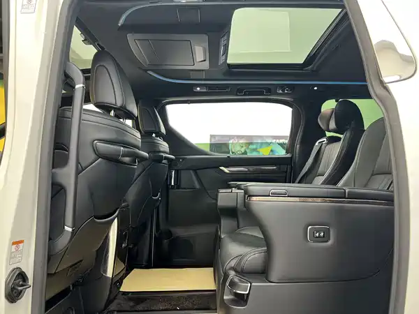 Toyota Alphard 2020