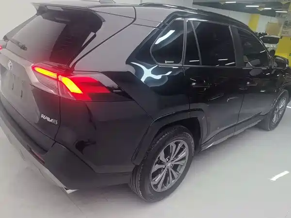 Toyota RAV4 2025
