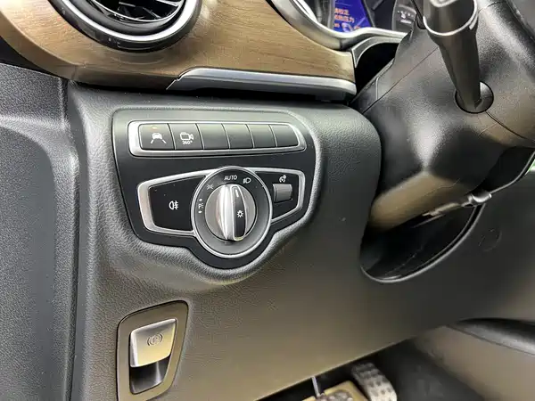 Mercedes-Benz V-Class 2023