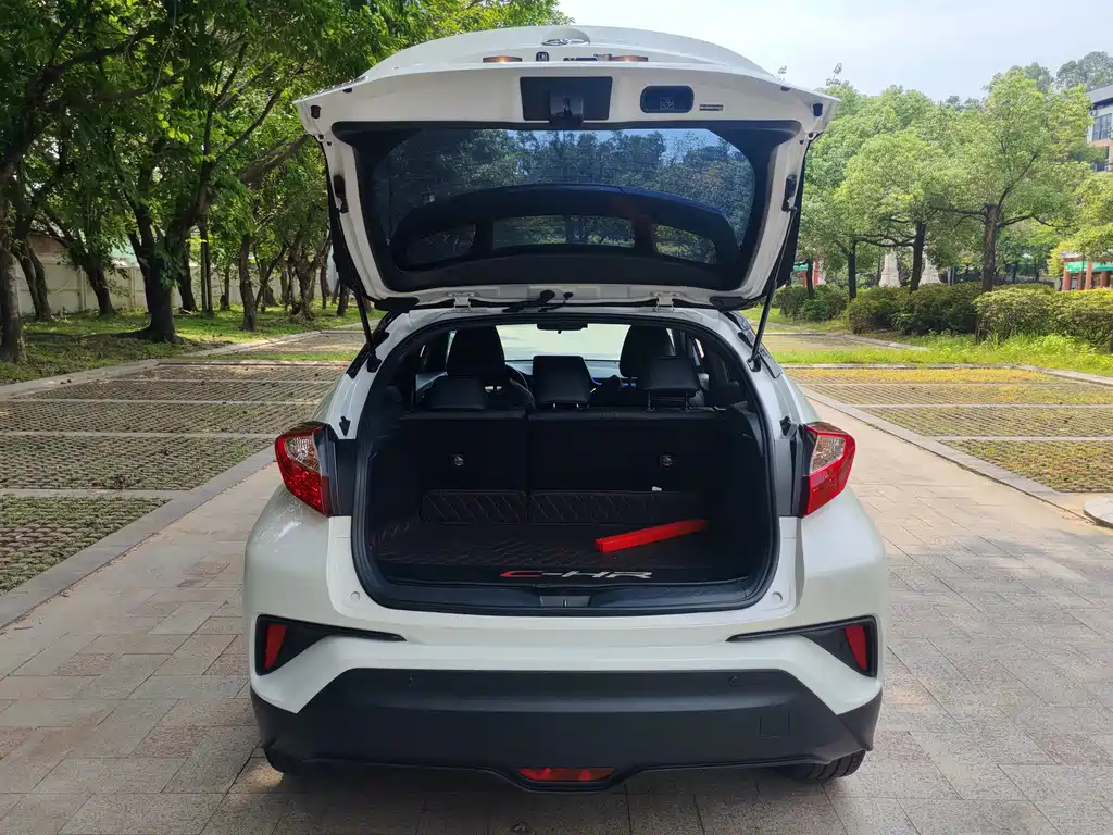 Toyota C-HR 2021 — фото 23