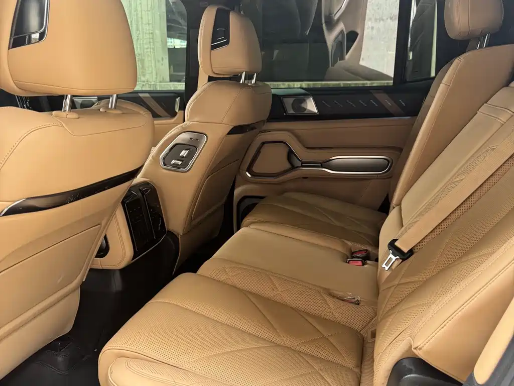 Fang Cheng Bao Leopard 8 2024