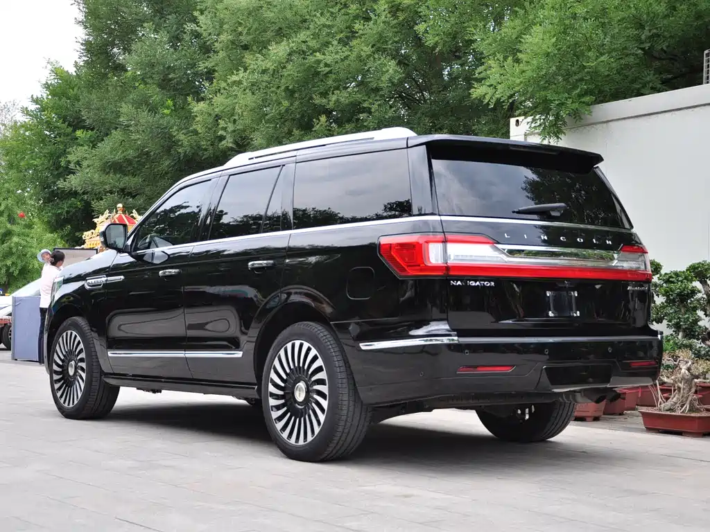 Lincoln Navigator 2018 — фото 4