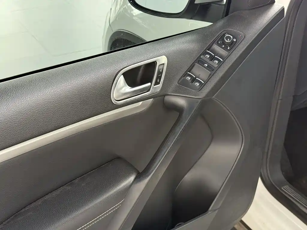Volkswagen Tiguan 2016 — фото 13