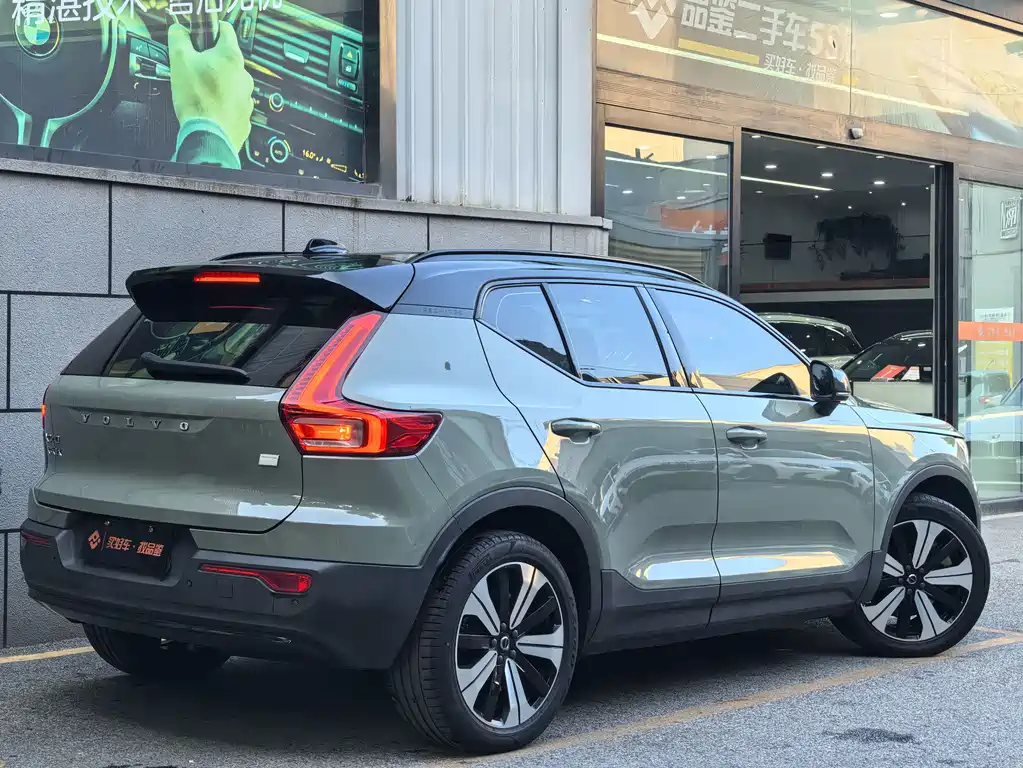 Volvo XC40 New Energy 2023 — фото 9
