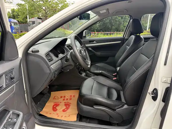 Volkswagen Lavida 2015